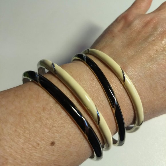 3/$25 vintage 80s 'gold' cream black enamel bangle set EUC - Picture 2 of 11